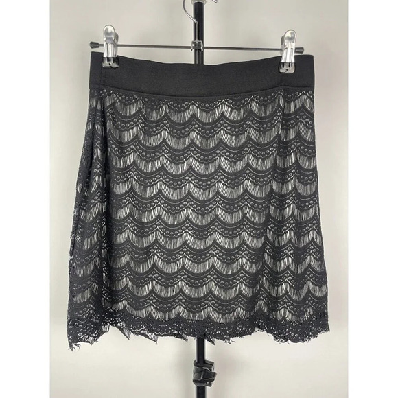 Vintage Free People Black Lace Gatsby Elastic Waist Pull On Mini Skirt Size XS - Picture 2 of 4